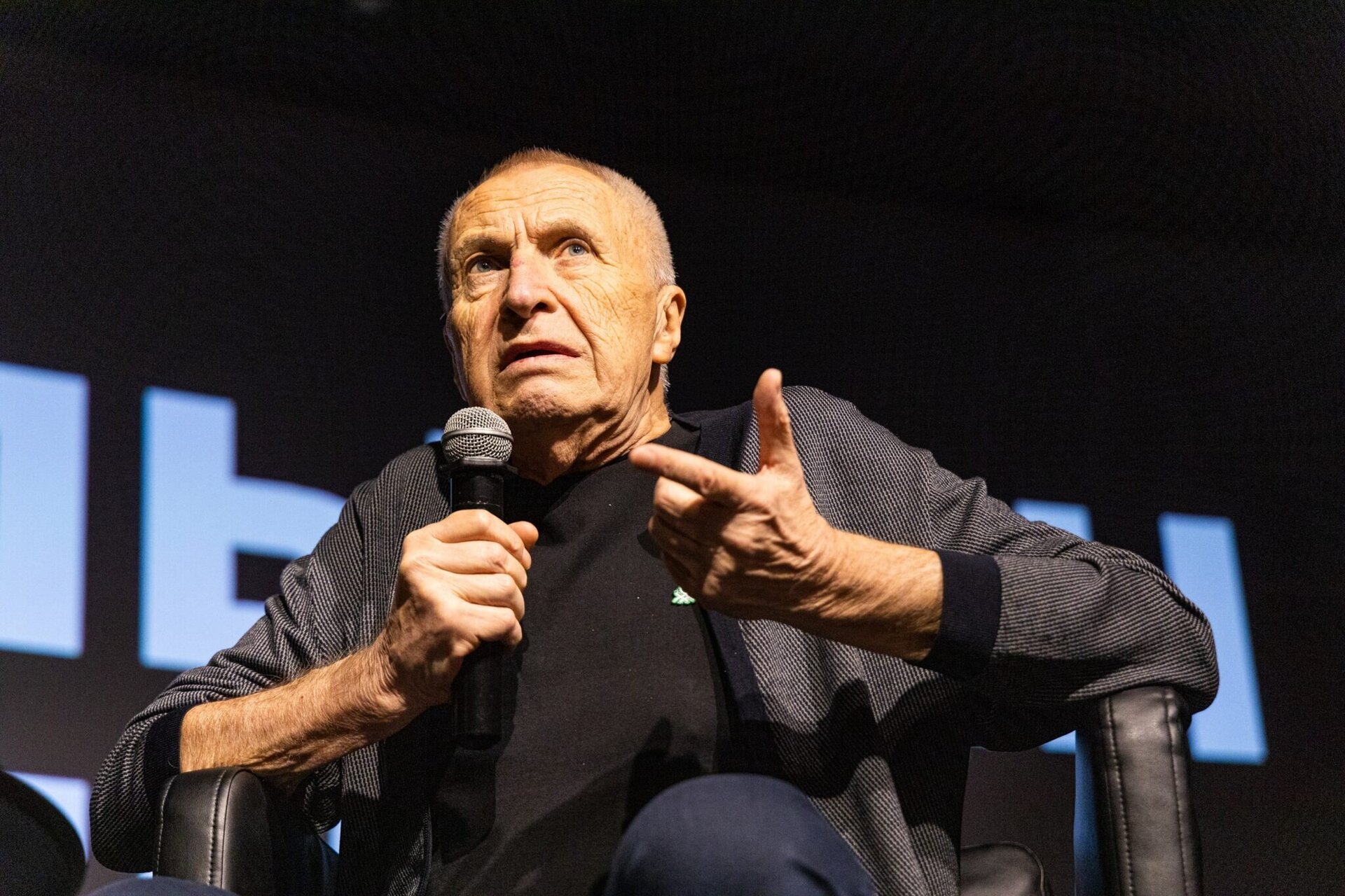Андрей смирнов режиссер фото Режиссер Андрей Смирнов представил в Екатеринбурге свой фильм "За нас с вами" Об