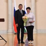 Среди награжденных — металлурги и строители, работники железной дороги и предприятий транспортного машиностроения, врачи, спасатели, представители сферы образования и спорта, многодетные родители. Фото: Борис Ярков