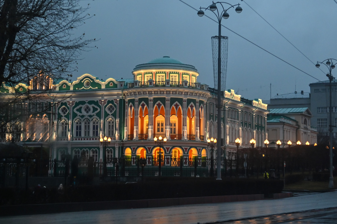 В Екатеринбурге из-за съемок фильма закроют движение по проспекту Ленина |  Областная газета