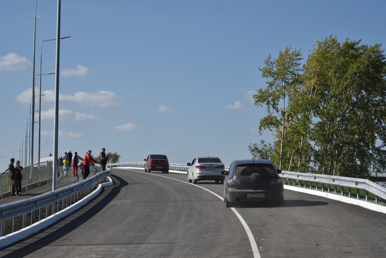 В Богдановиче Евгений Куйвашев открыл движение по новому путепроводу |  Областная газета