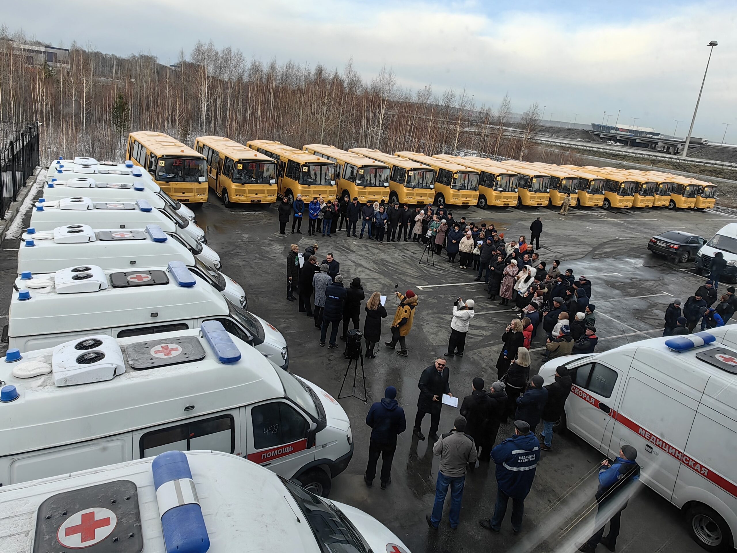 Муниципалитеты Свердловской области получили новый транспорт для школ и  больниц | Областная газета