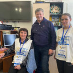 Один из инициаторов викторины — Андрей Ветлужских — сам проверил, как организован пункт в поселке Полевском-Станционном. Фото: пресс-служба викторины «Опорный край»