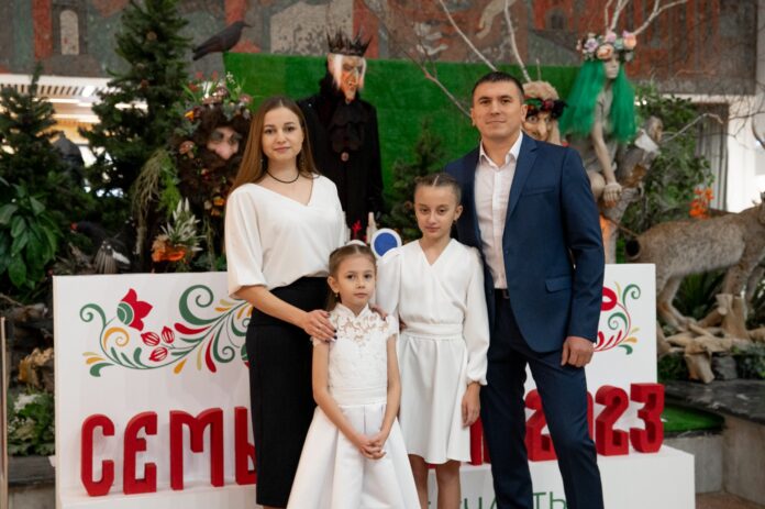 Муниципальный этап конкурса «Семья года» стартовал в Свердловской области