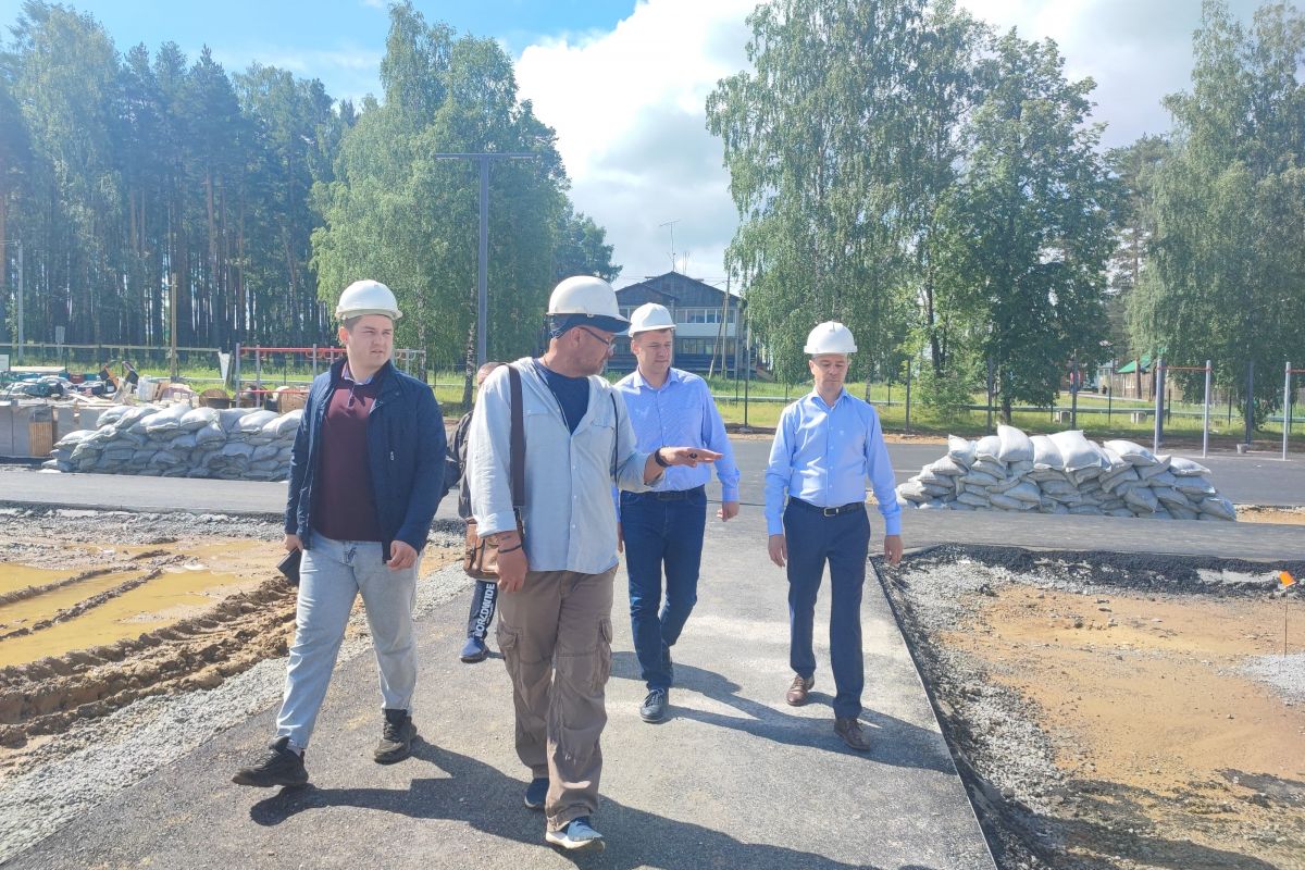 В Верхнепышминском районе завершается строительство школы