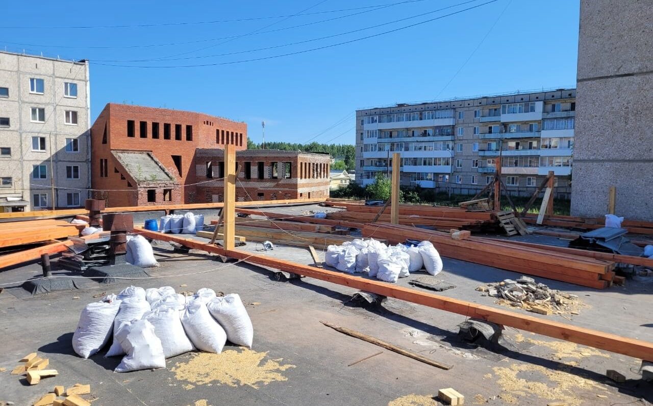 В поселке Калья Североуральского городского округа ремонтируют школу  искусств | Областная газета