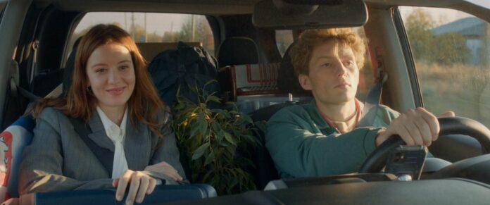 Картина «Втроем» Свердловской киностудии в ноябре также выйдет в широкий прокат. Фото: кадр из фильма «Втроем», реж. Александра Сарана