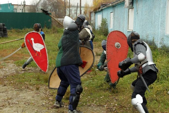 Этой осенью клуб принимал гостей из области на традиционных маневрах, посвященных 645-летию Куликовской битвы. Фото: предоставлено клубом экспериментальной истории «Орден Почета»