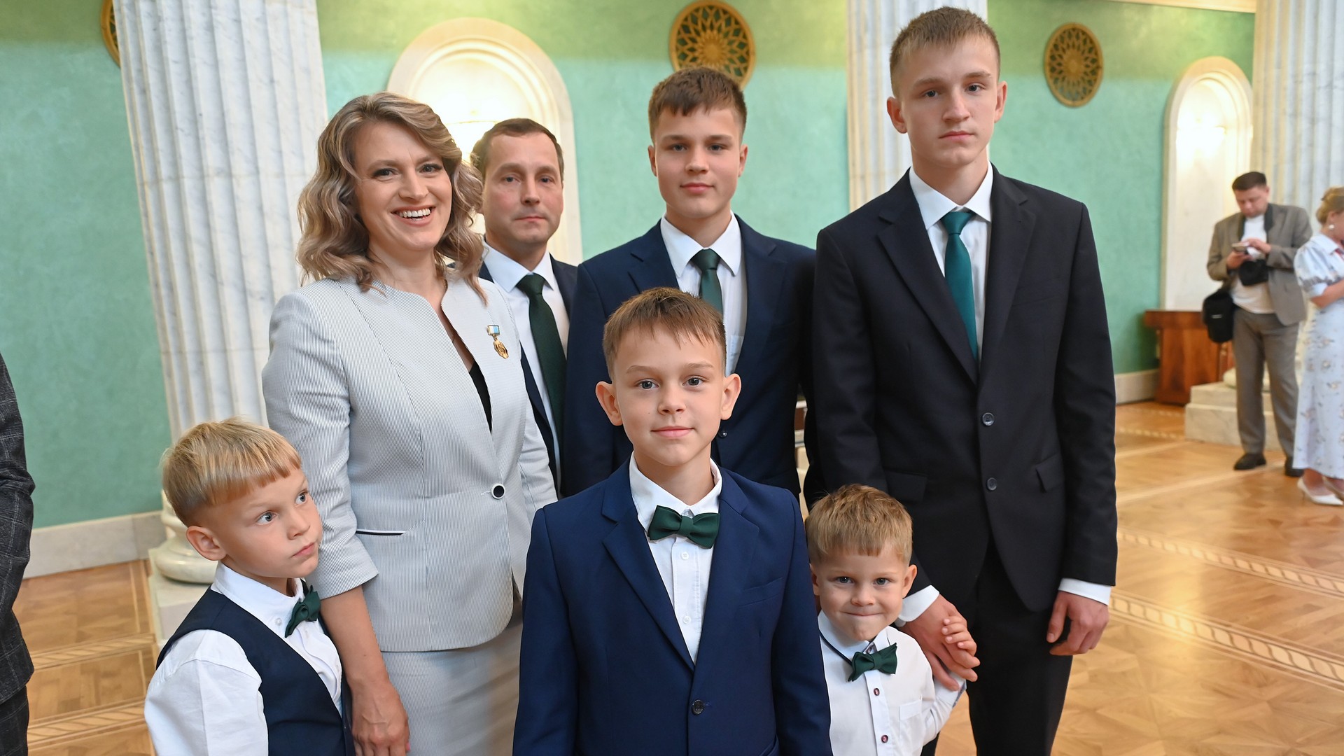 Семья Воложаниных на награждении