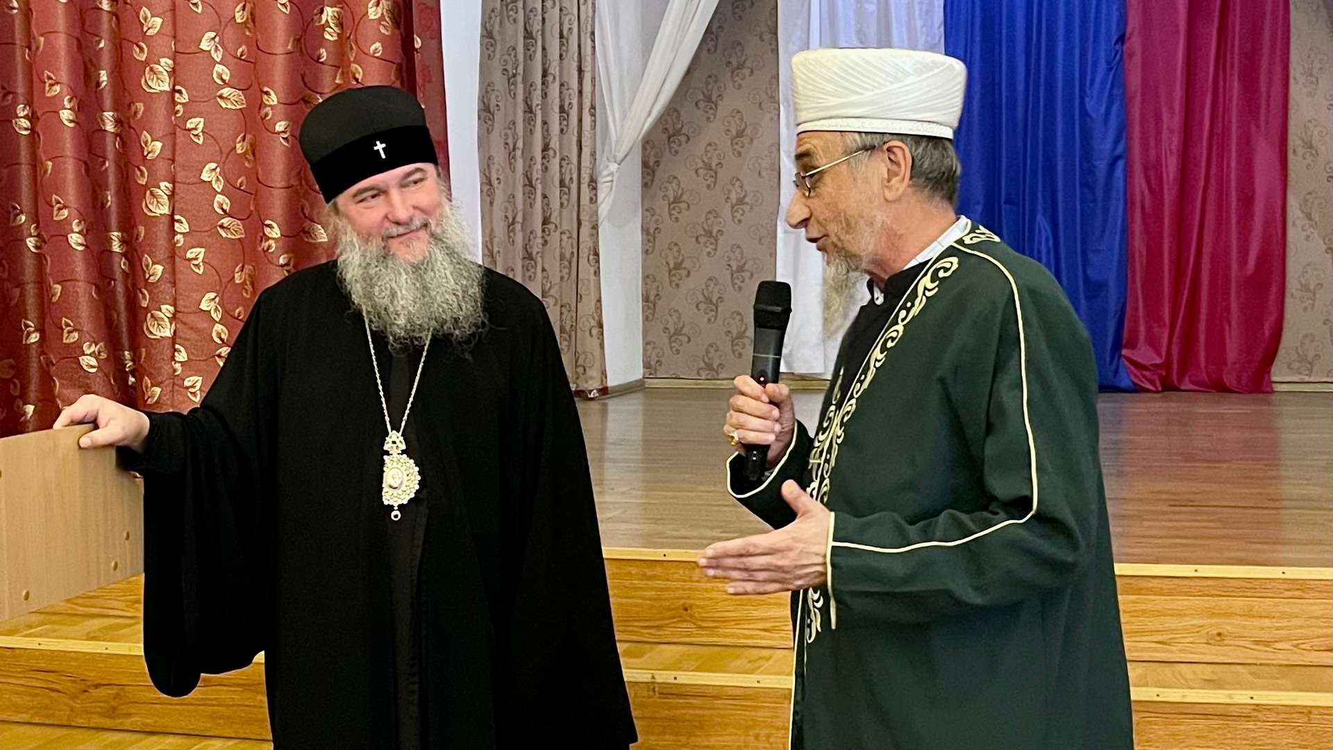 Митрополит Евгений и муфтий Абдуль-Куддусс хаджи