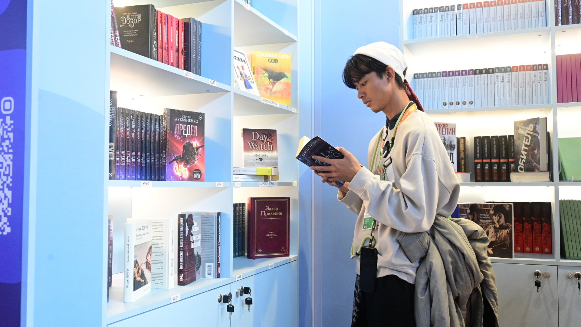 Иностранцы на книжной ярмарке на МФМ