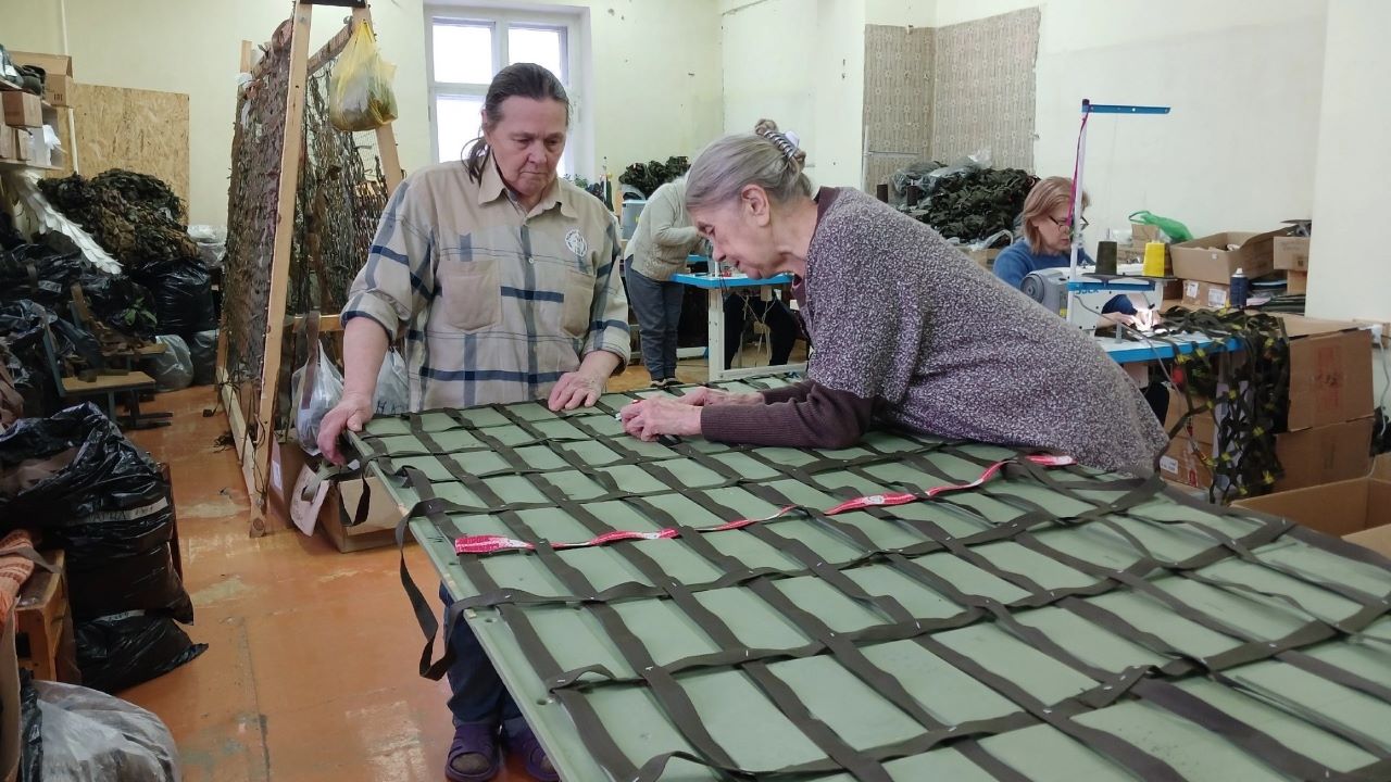 волонтеры, маскировочные сети, помощь СВО, Свердловская область