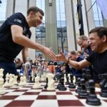 Сеанс одновременной игры от гроссмейстера Сергея Карякина. Фото: Полина Зиновьева, «Областная газета»